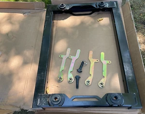 REESE 30156 Fifth Wheel Trailer Hitch Kit w/ Handles for Under Bed Rail SEE DESC - Picture 1 of 2