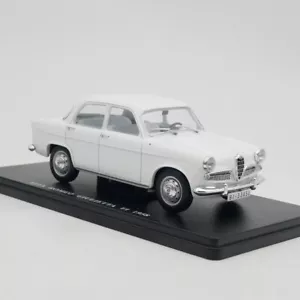 IXO 1:24 ALFA ROMEO GIULIETTA TI 1958 Diecast Car Model Metal Toy Vehicle - Picture 1 of 6