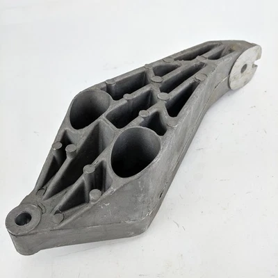 Vauxhall Vectra B Front Left Engine Mount Bracket Genuine GM 90498428 - Image 1 of 4