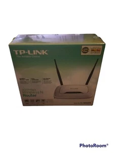 TP-Link TL-WR841N 300mbps Wireless N Router - Picture 1 of 4