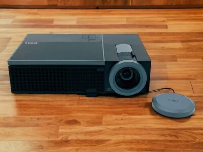 Dell 1510x DLP Projector 3500 Lumens Full HD Included: HDMI, Remote, Power cable - Image 1 of 4