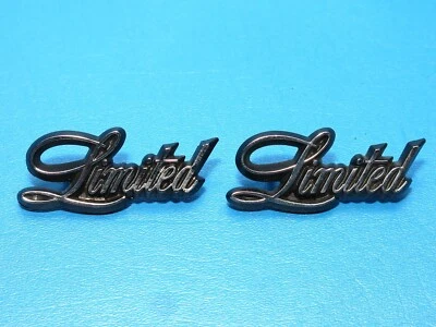 NOS 一对通用 1978 - 1987 年别克富豪“限量版”门脚本徽章 3071073 — 第 1/4 张图片