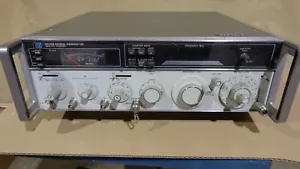 HEWLETT PACKARD HP 8640B 500 kHz to 512 MHz Signal Generator - Picture 1 of 10