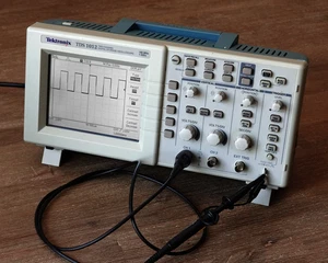 TEKTRONIX TDS 1012 2 -Channel Digital Storage Oscilloscope - Picture 1 of 4