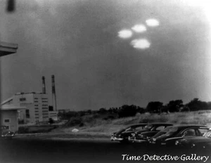 UFOs Sighted over Salem, Massachusetts on July 16, 1952 - Vintage  Photo Print - Picture 1 of 1
