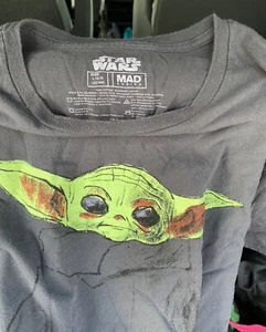 Star Wars Baby Yoda Shirt Size L/G/G Dark Gray Grogu Short Sleeve Disney - Picture 1 of 4