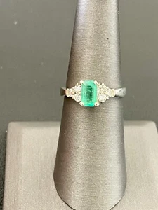 14k Yellow Gold 78pt Emerald and 33pt Diamond Ring (K12) - Picture 1 of 7