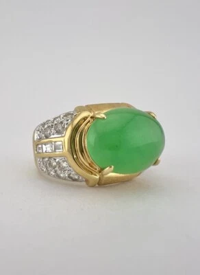 Antiguo anillo cabujón de oro amarillo de 18k de jade verde manzana y diamantes de 0,85 quilates 11 g Foto 1 de 4