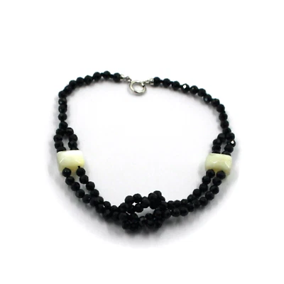 Pulsera nudo oro blanco 18k 7.3" multi hilos con espinela negra, madreperla Foto 1 de 4