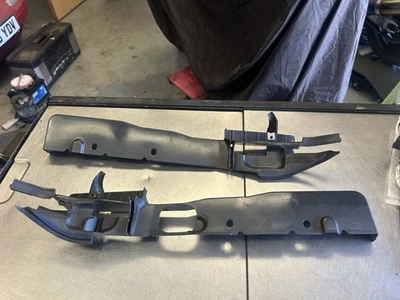 Par de plásticos de ala Ford Focus ST 225 MK2 2006 #C4 Foto 1 de 4