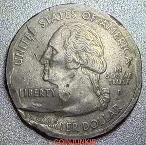 2002 D Louisiana State Quarter-Massive Strike Throughs - Picture 1 of 3