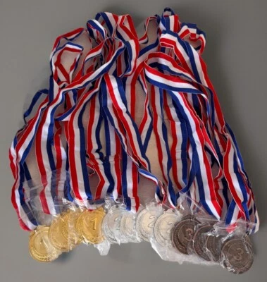 Paquete de 12 medallas de premio 1er 2do 3er lugar con cinta de metal rojo blanco azul 2 pulgadas Foto 1 de 4