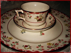 Wedgwood Bianca Williamsburg Five Piece Place Setting - Picture 1 of 2