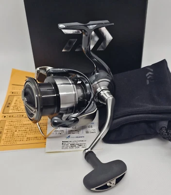 Daiwa 24 CERTATE LT4000-CXH Spinning Reel Gear ratio: 6.2 - Image 1 of 4