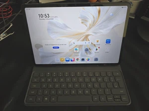 GRADE A | HONOR Pad 9 12.1" Wi-Fi Tablet With OFFICIAL Keyboard Space Grey - Picture 1 of 8