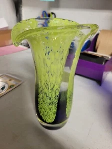 Vintage Teleflora Art Glass Waterfall Vase Lime Green and Purple Speckled 8" T - Picture 1 of 3