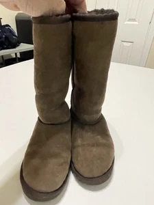UGG Australia Dark Brown Sheepskin Lined 5229 Boots, Kids Size 3 - Picture 1 of 10