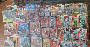 Figuras de acción Transformers Sealed Toys - Combiner Forces, Titans Return y más - Imagen 1 de 119