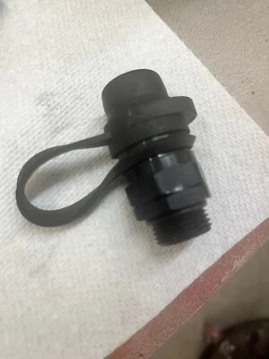 Jiffy-Tite 52110 10AN Male 0-Ring Quick Disconnect Fitting & Cap - Image 1 of 3