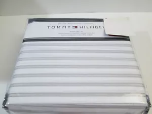 Nuevo Juego de Sábanas Reina Tommy Hilfiger de 4 Piezas ~ Gris Gris y Rayas Blancas Nuevo - Imagen 1 de 4