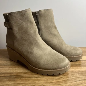 Giani Bernini Veda Faux Suede Ankle Lugged Booties Size 8.5M Beige Classic Boots - Picture 1 of 10