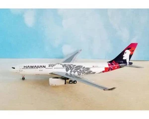 1:400 AeroClassics Alaska Airlines/Hawaiian Split Livery Airbus A330-200 N395HA - Picture 1 of 2