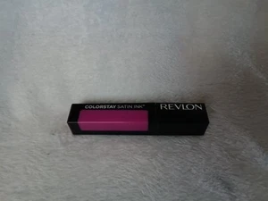 Tinta satinada Revlon ColorStay, labios ricos de larga duración #011 Own It B54 - Imagen 1 de 2