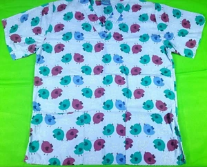 Carol's Scrubs light blue chicks hearts print unisex 2 pocket scrub top size L - Picture 1 of 5