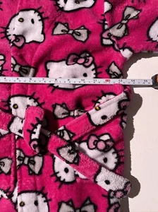 Hello Kitty Pink Fleece Robe With Belt  Girls Sz 6.  K3 - Picture 1 of 4