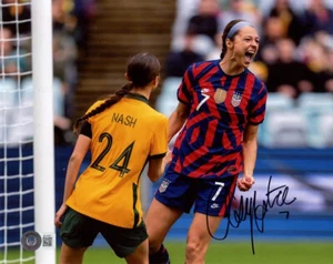 ASHLEY HATCH SIGNED AUTOGRAPHED 8x10 PHOTO TEAM USA SOCCER HERO RARE BECKETT BAS - Bild 1 von 2