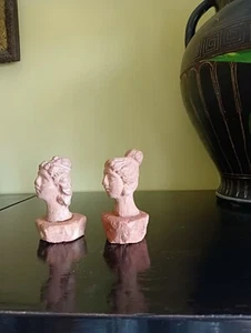 Coppia di testine fittili femminili, riproduzione antica Roma - Foto 1 di 4