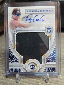 Reliquia de novato Fernanda Contreras 2024 Topps Royalty Collection azul automático/25 H - Imagen 1 de 2