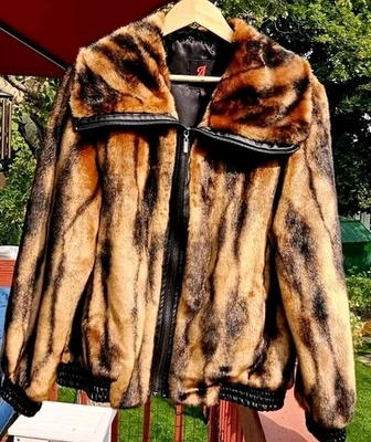 Chaqueta Adrienne Landau Rich Luxury Glam Wild imitación piel animal estampado. Abrigo talla L  Foto 1 de 4