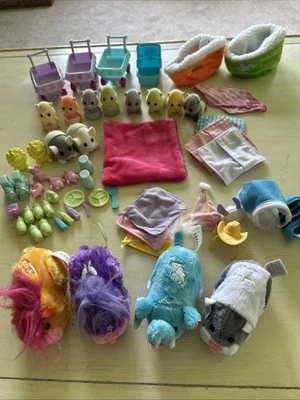 Zhu Zhu Pets Lot of 4 Pets Plus 8 Babies beds Hamsters Accessories Makes Noise - image 1 of 4
