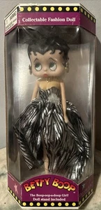 Bambola alla moda Betty Boop da collezione in abito lungo nero/argento, 1998 - Foto 1 di 2