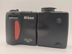 Nikon COOLPIX 950 1.9MP Digital Camera - Black - Picture 1 of 5