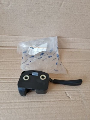 Pestillo asiento trasero derecho original ford fiesta escort 1990-2004 | 1113945 Foto 1 de 4