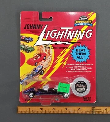 JOHNNY LIGHTNING BEATS THEM ALL TRIPLE AMENAZA PÚRPURA SERIE 6 Foto 1 de 4