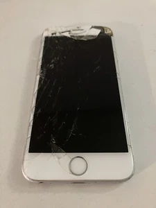 Smartphone Apple iPhone 6 A1586 Silver 16GB iOS 12.5.7 BLOCCATO iCloud - Foto 1 di 10