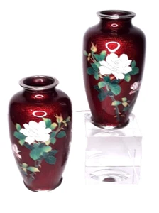 Japanese Pair of Red Ginbari Cloisonné Sato Flower Vases - Picture 1 of 7