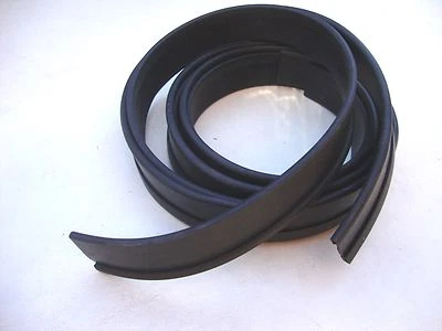 58 59 60 1958 1959 1960  FORD THUNDERBIRD T BIRD  REAR  FENDER SKIRT RUBBER NEW - Image 1 of 4