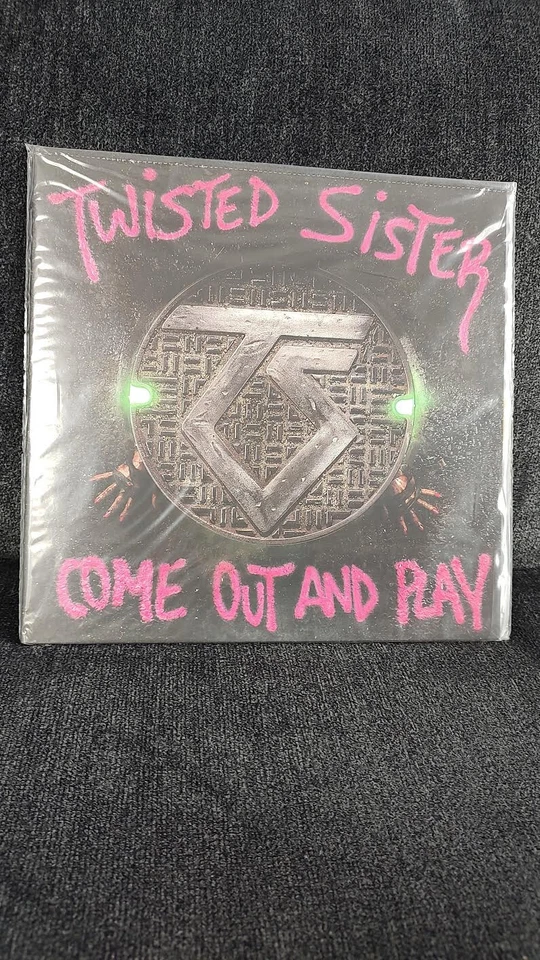 Twisted Sister - Come Out and Play - Pop-up Cover - 2020 - Reissue - SEALED LP! - Image 1 of 1
