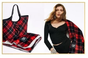 Victoria's Secret TARTAN BLACK RED PLAID Cozy Blanket & Tote Bag 2 Piece Set NWT - Picture 1 of 5