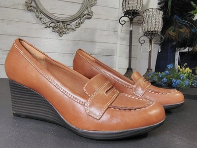 Mocassim feminino não usado couro geração Clarks tamanho 8,5 empilhado salto 2" centavo - Imagem 1 de 4