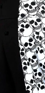 Neu Hot Topic schwarz und weiß Totenköpfe Split Skater Goth Punk Kleid Plus Größe 3 - Bild 1 von 2