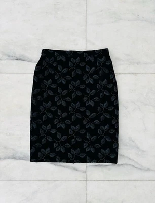 Falda de Colección Escada Couture Lápiz Terciopelo Negro Floral Para Mujer 42 EE. UU. 12 Pasarela Foto 1 de 4