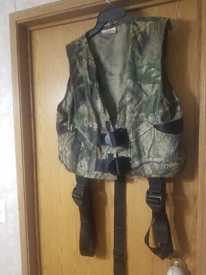 Breaux Safety Harness Vest. 2X-3X. Realtree Hardwoods. USA Made. B1 - Image 1 of 4