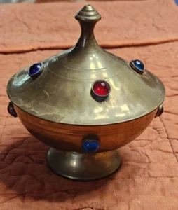 Vintage India Hammered Brass Decorative Bejeweled Trinket Bowl W/Lid EUC - Picture 1 of 12