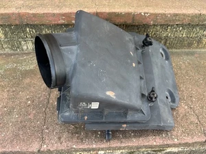 1992 -94 CAVALIER SUNFIRE Air Intake Cleaner Filter Housing Box Assy GM 25098492 - Foto 1 di 13