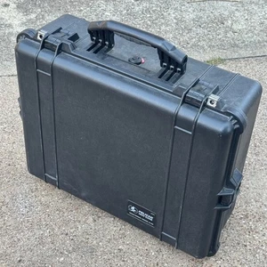 Pelican 1600 custodia rigida con kit divisorio imbottito per fotocamera NERO - Foto 1 di 10
